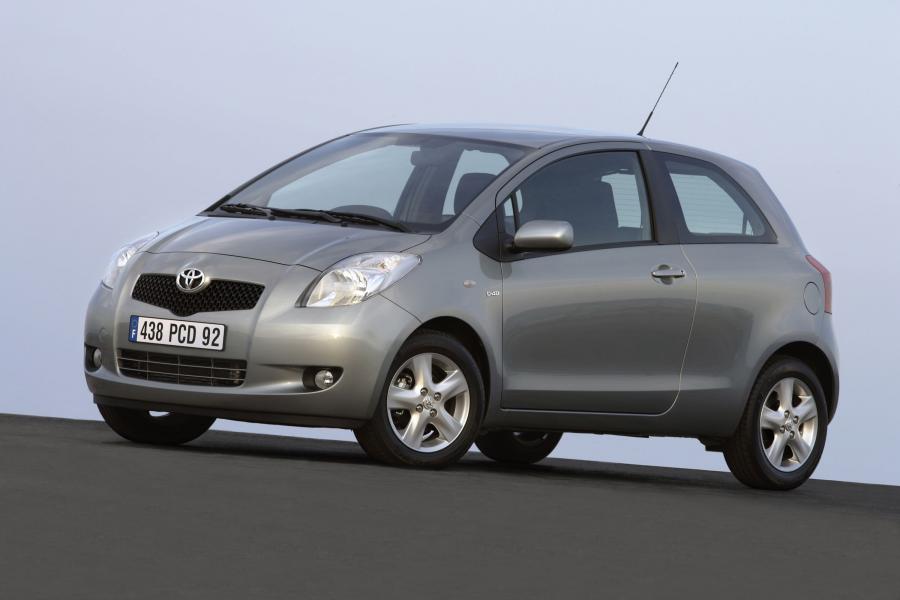  Toyota Yaris 2005 года  (фото 70 из 165)